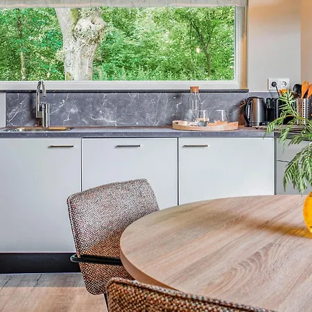 Сasa de vacaciones 2 Bedroom Pet Friendly In *