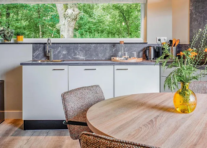 Holiday home 2 Bedroom Pet Friendly In *